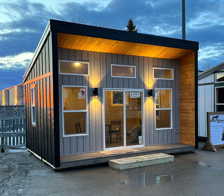 [NHUT] Lean-To with Front Porch